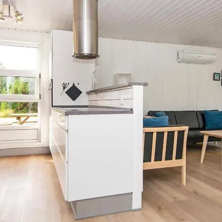 8 Person Holiday In R M Tatil Evi
