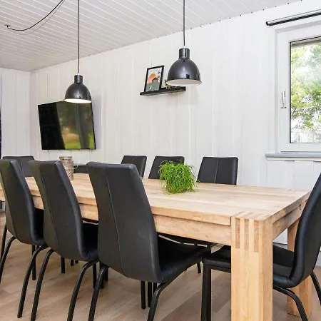 8 Person Holiday In R M Tatil Evi